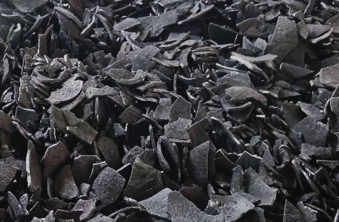 Raw coconut shell charcoal with dense carbon structure